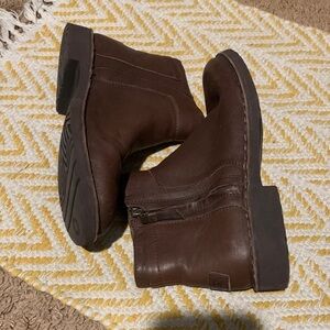 UGG Rea Dark Brown Leather Boots EUC